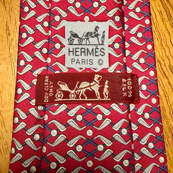 Hermès Paris Silk Tie – Red Geometric Golf Pattern - Picture 4 of 4